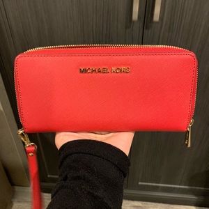 Michael kors wallet